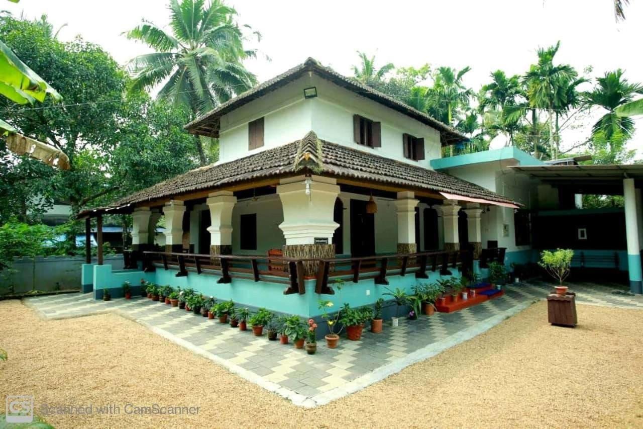Kenoth Thaliyil Mana, Heritage Homestay Payyannur Dış mekan fotoğraf